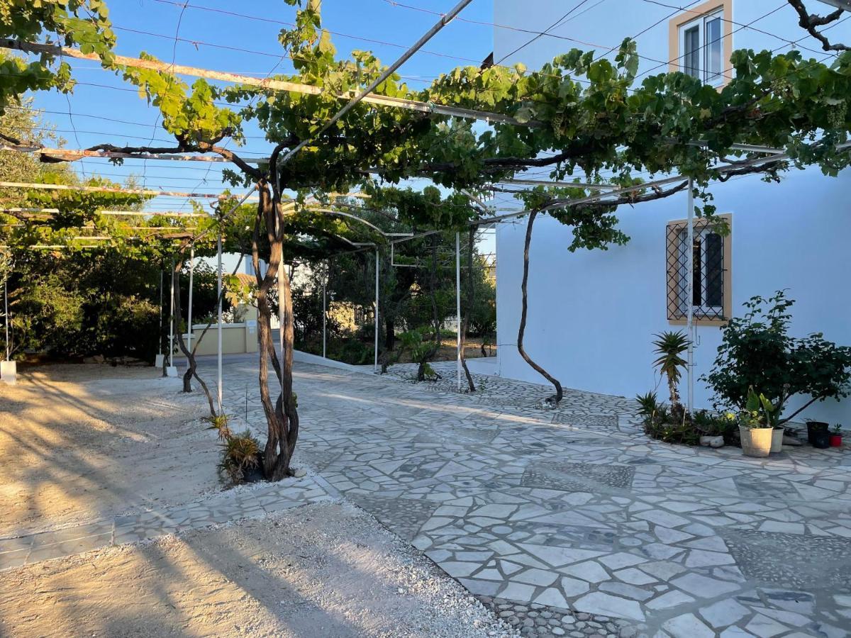 Andreas Studios Svoronata Buitenkant foto